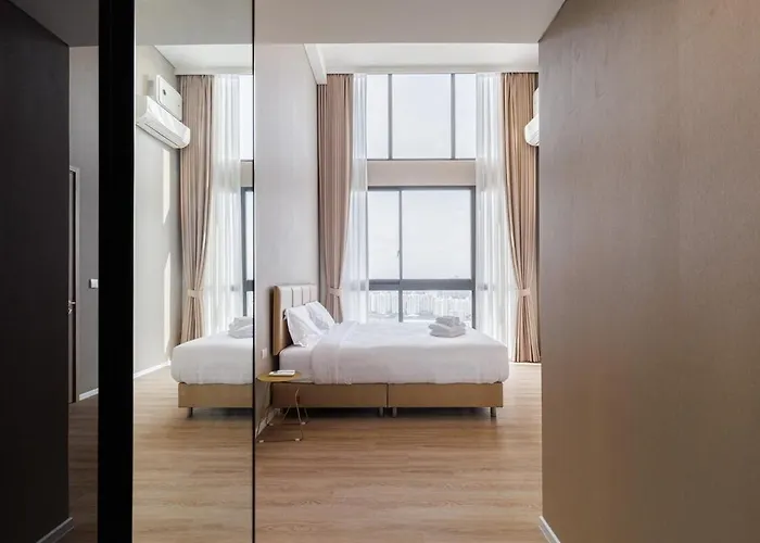 Loft 泳池公寓 三房二卫 免费wifi Apartment *