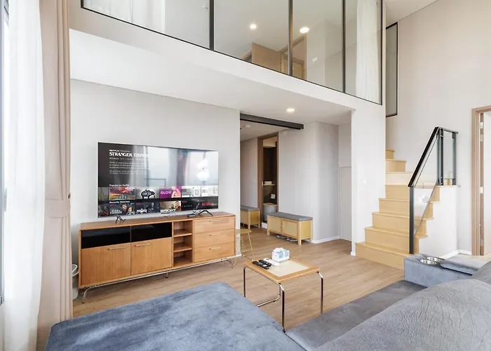 Loft 泳池公寓 三房二卫 免费wifi *