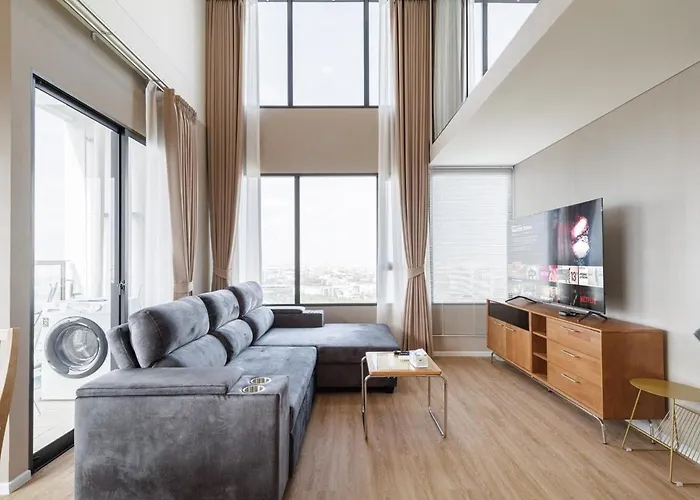 Loft 泳池公寓 三房二卫 免费wifi *