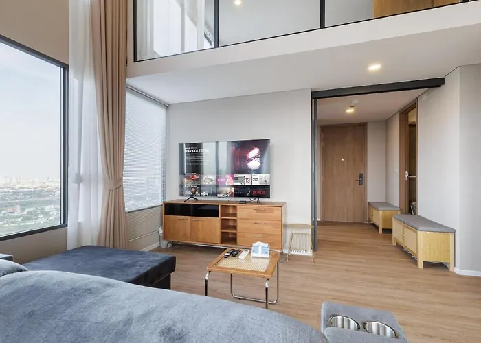 Apartment Loft 泳池公寓 三房二卫 免费wifi Bangkok